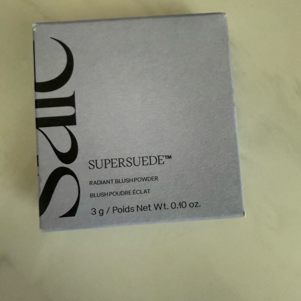 NWT SAIE Supersuede Radiant Blush Powder - Silver/Gray Box